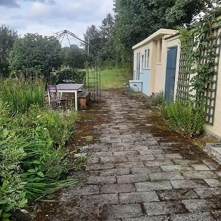 Ferienwohnung Off Grid Rosie Sheperd Hut And Summerhouse Plus 1 Acre At Tanyrallt Llanybyther Exterior foto