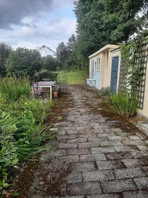 Ferienwohnung Off Grid Rosie Sheperd Hut And Summerhouse Plus 1 Acre At Tanyrallt Llanybyther Exterior foto