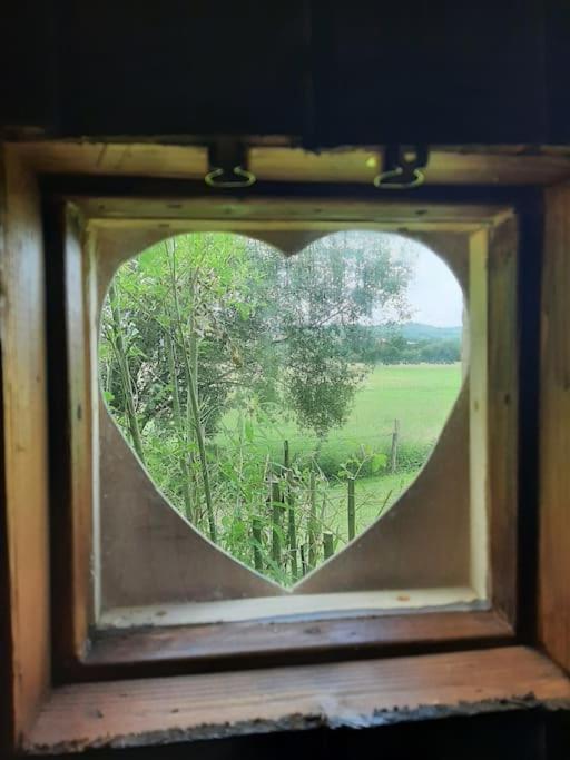 Ferienwohnung Off Grid Rosie Sheperd Hut And Summerhouse Plus 1 Acre At Tanyrallt Llanybyther Exterior foto